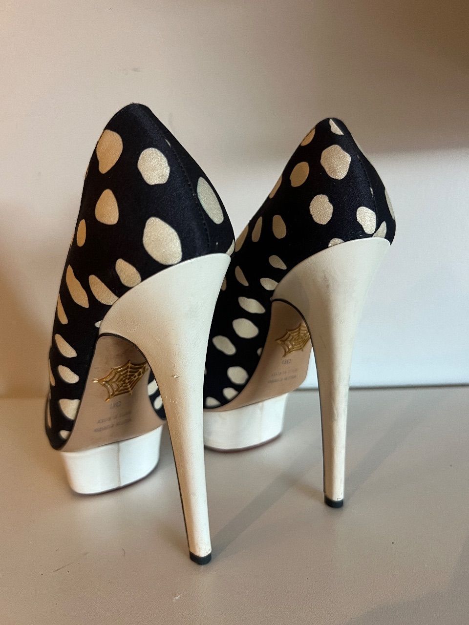 Scarpin Kabuki poá — foto 3