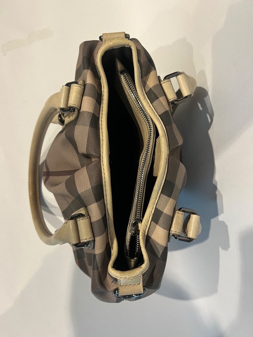 Bolsa tote Smoked Check canvas cinza com alça longa — foto 5