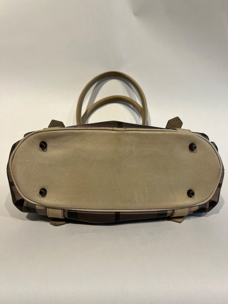 Bolsa tote Smoked Check canvas cinza com alça longa — foto 7