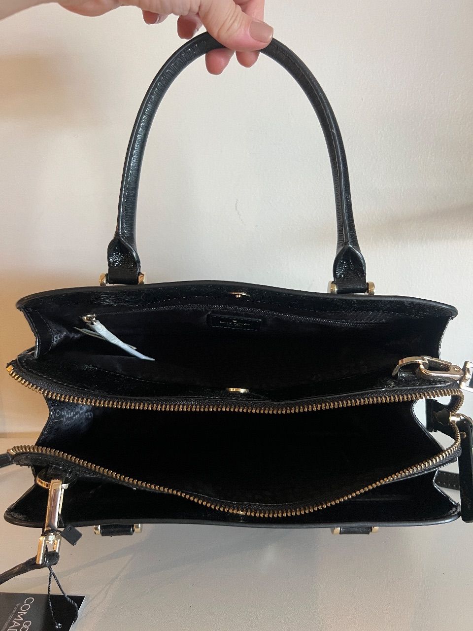Bolsa satchel verniz preta com alça longa — foto 7