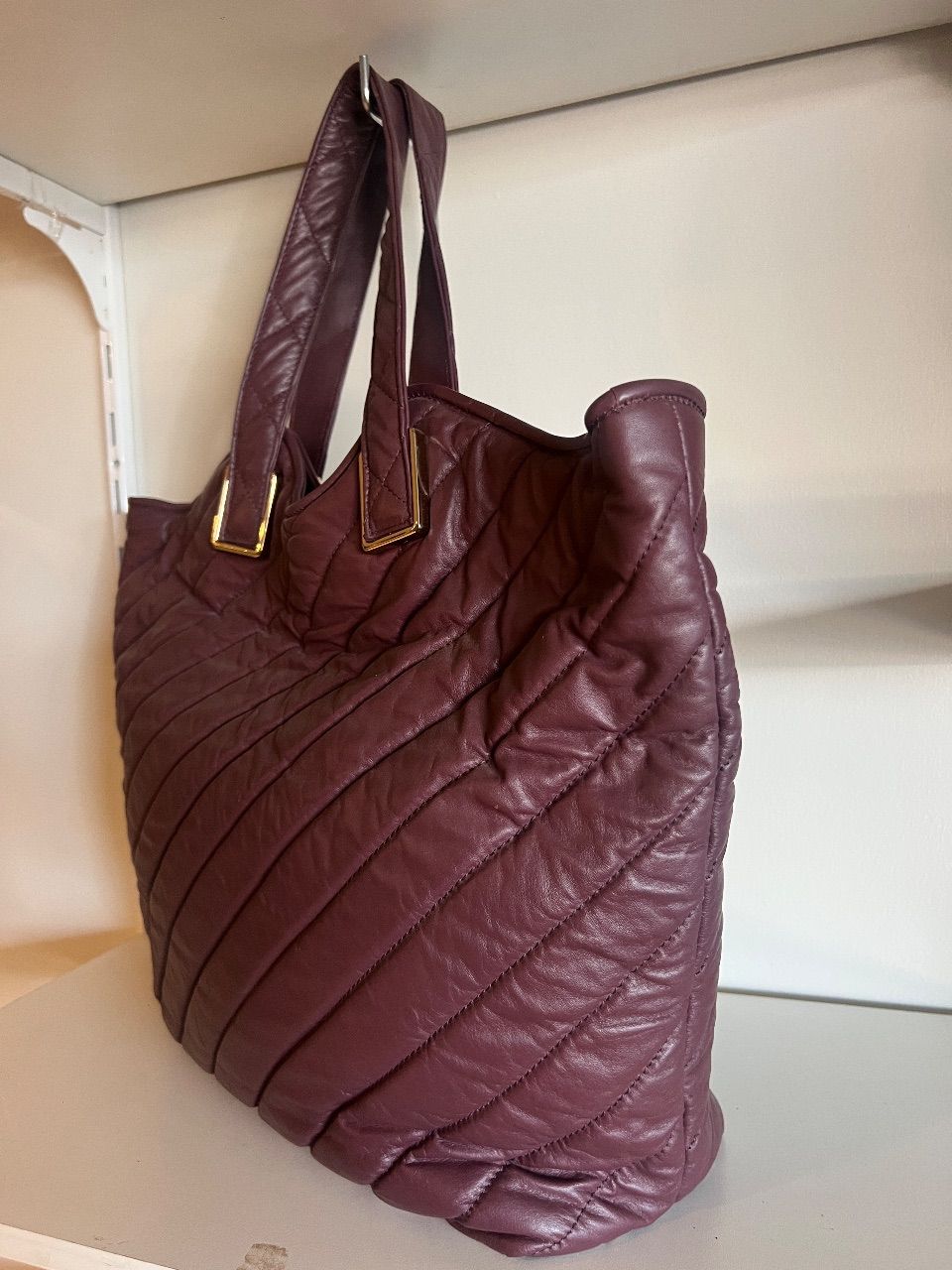 Bolsa grande de couro vinho matelassê — foto 2