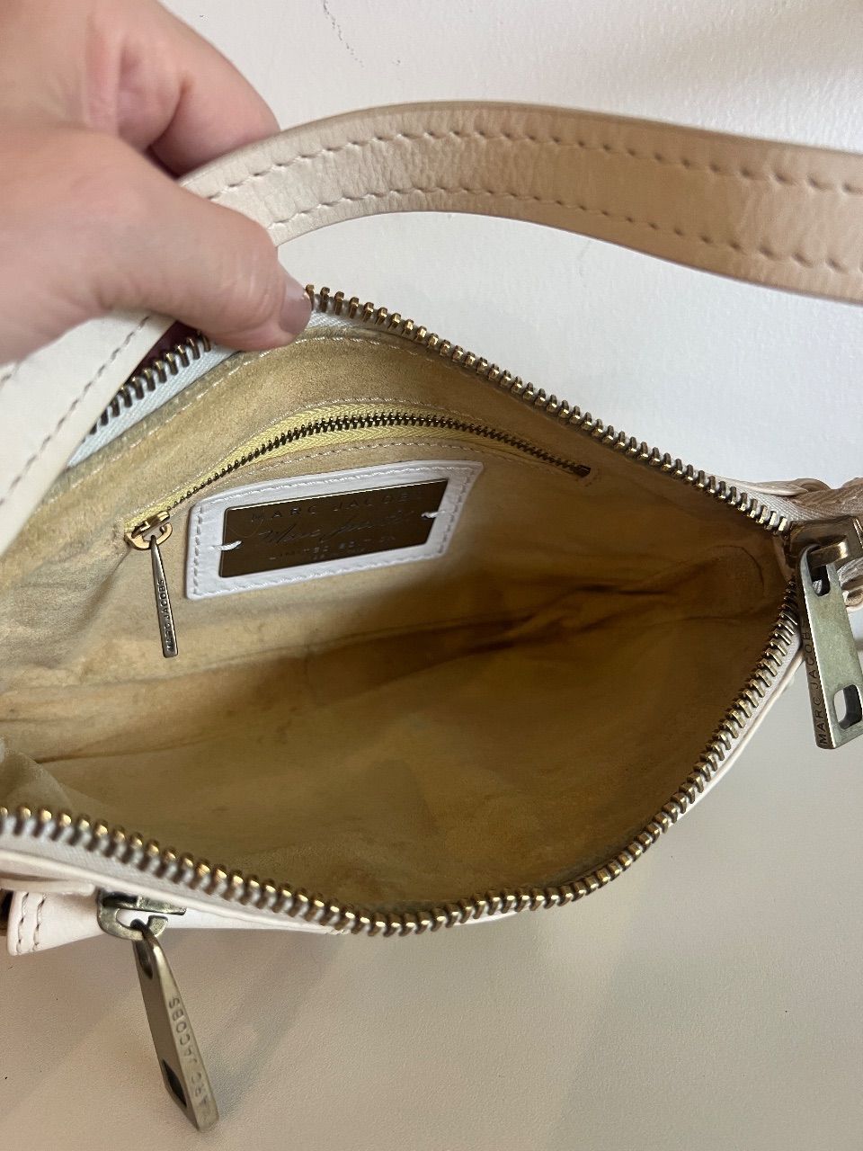 Bolsa de ombro couro off-white com fivelas — foto 8