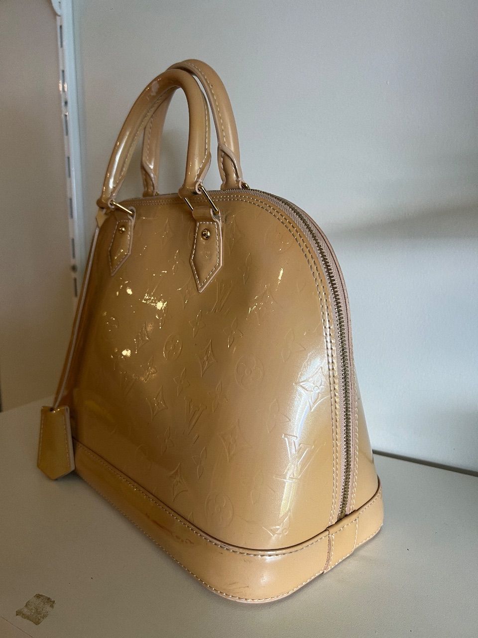 Bolsa Alma PM verniz bege — foto 2