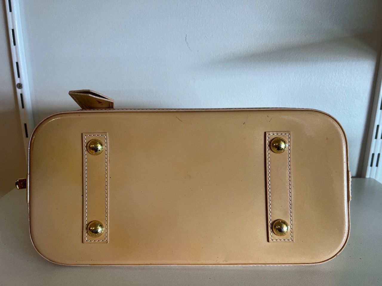 Bolsa Alma PM verniz bege — foto 3