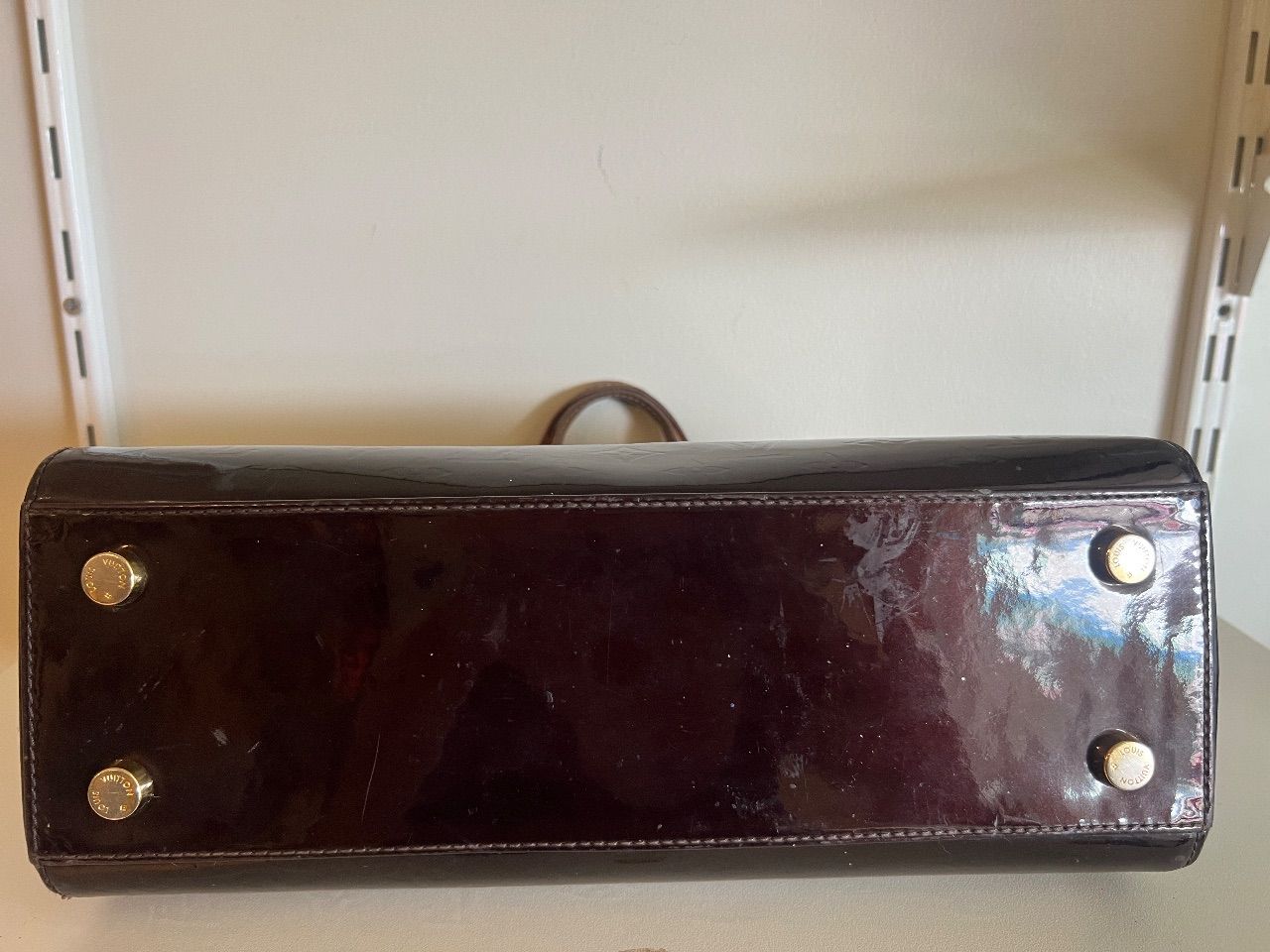 Bolsa Brea verniz amarante café — foto 3