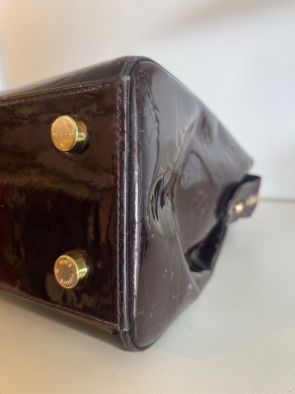 Bolsa Brea verniz amarante café — foto 4