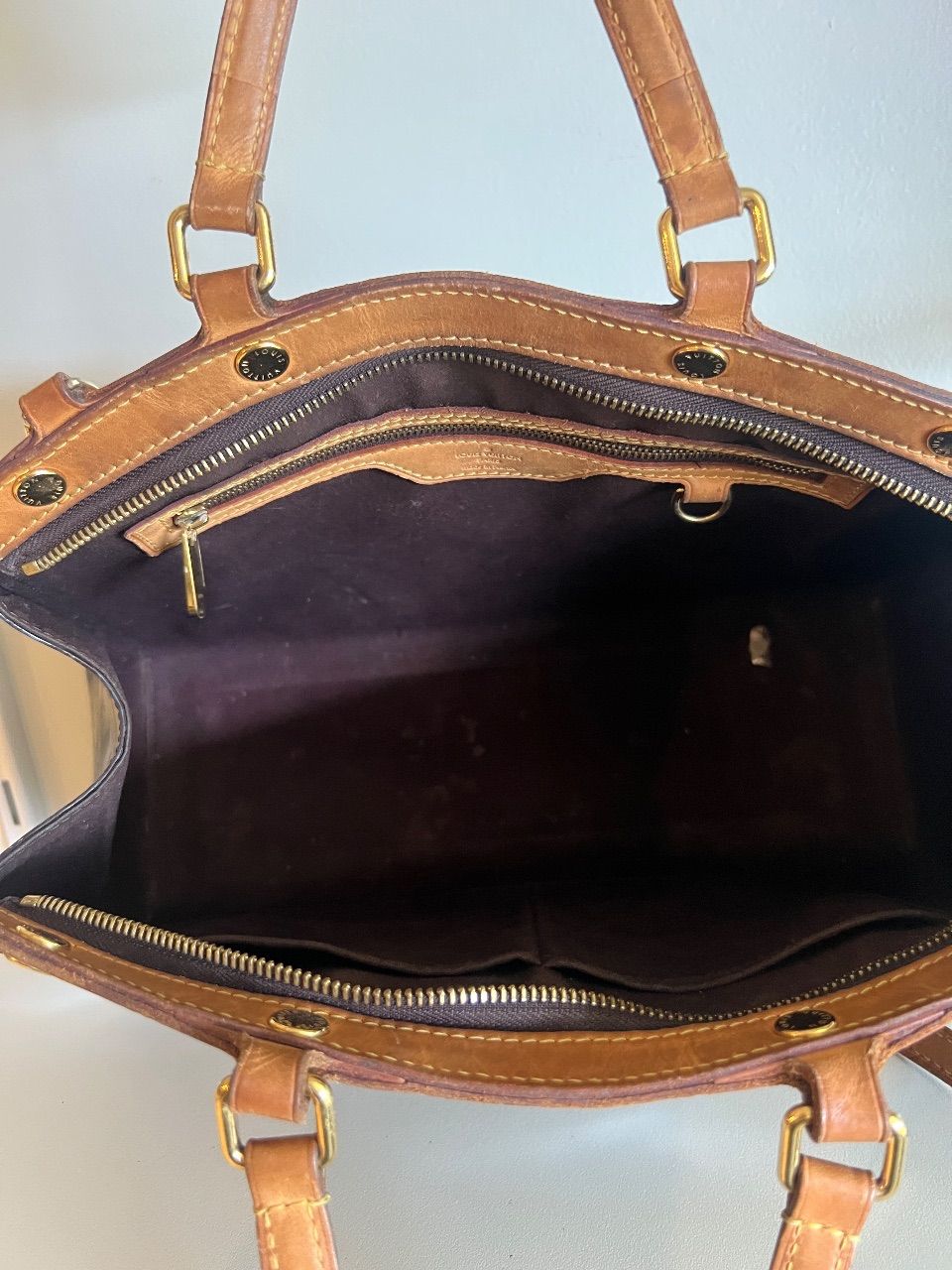 Bolsa Brea verniz amarante café — foto 6