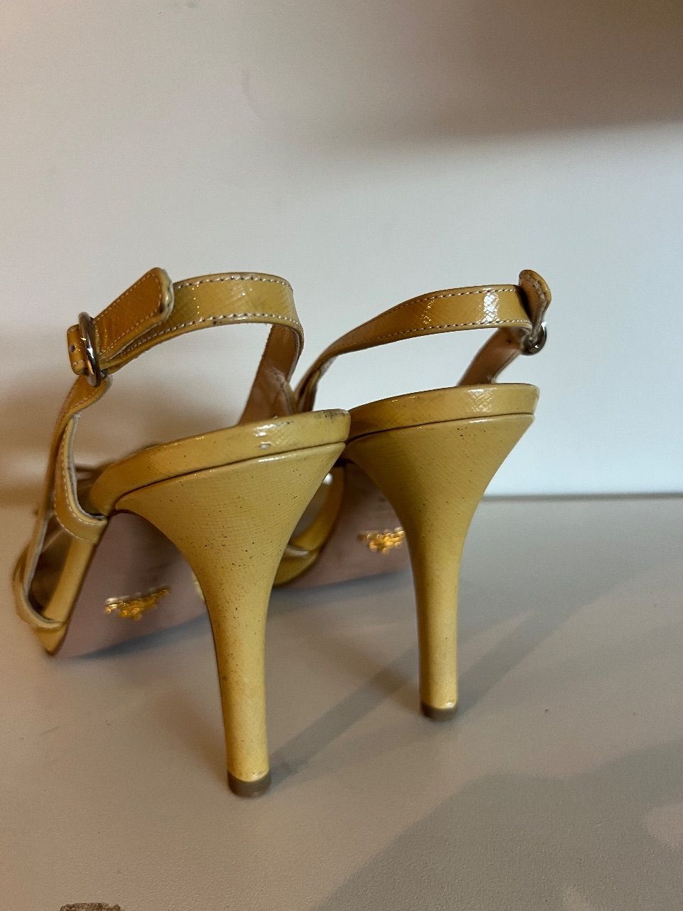 Sandália plataforma de verniz creme 37BR — foto 4