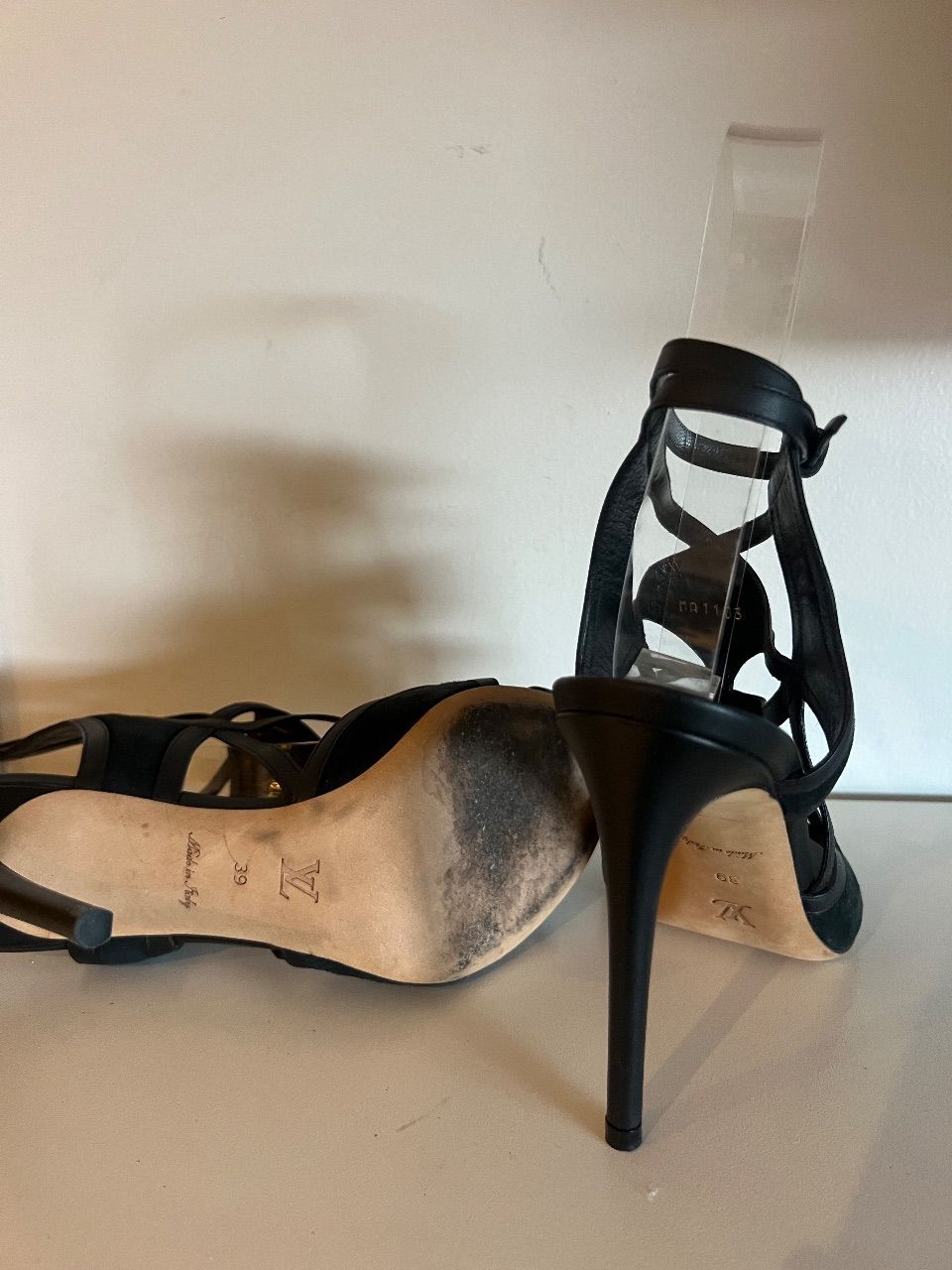 Sandália suede preta de tiras com salto fino 37BR — foto 3