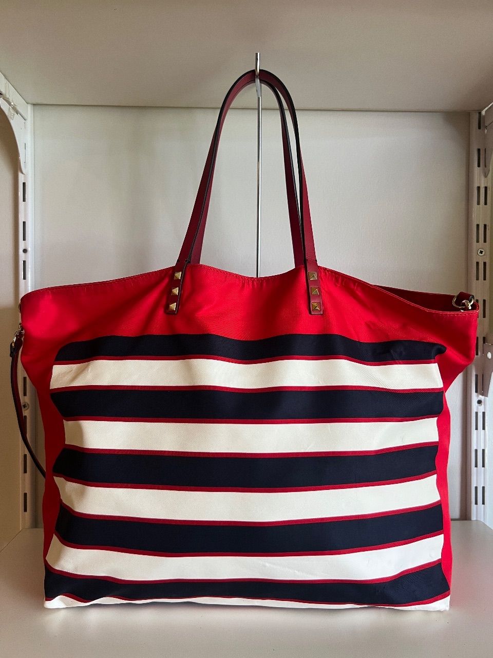 Bolsa tote Rockstud listrada vermelha — foto 4
