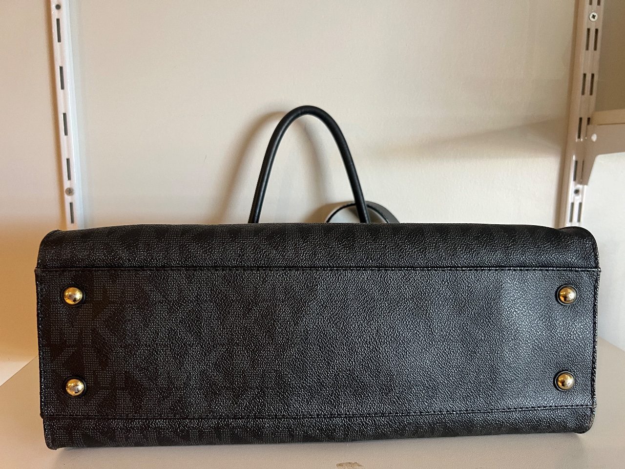Bolsa Hamilton satchel monograma preta com corrente — foto 3