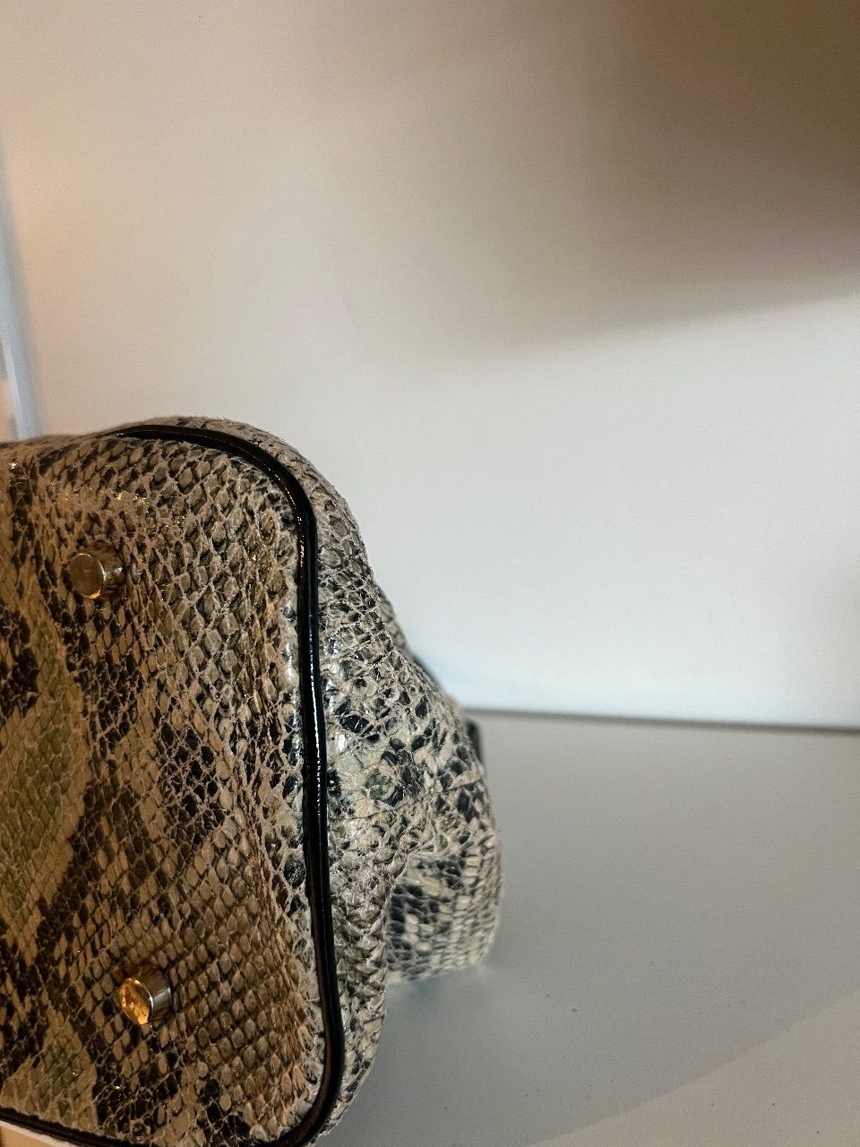 Bolsa doctor bag píton com verniz preto — foto 4