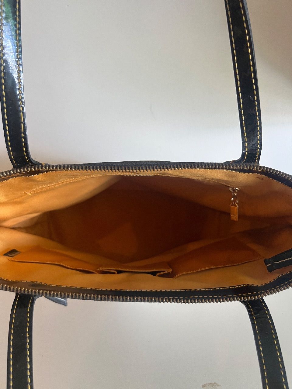 Bolsa tote canvas monograma branco com listras pretas — foto 8
