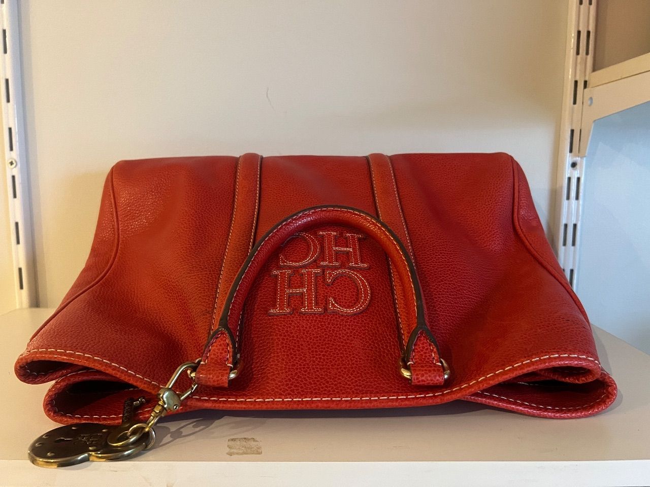 Bolsa tote Insignia couro vermelho com cadeado — foto 8