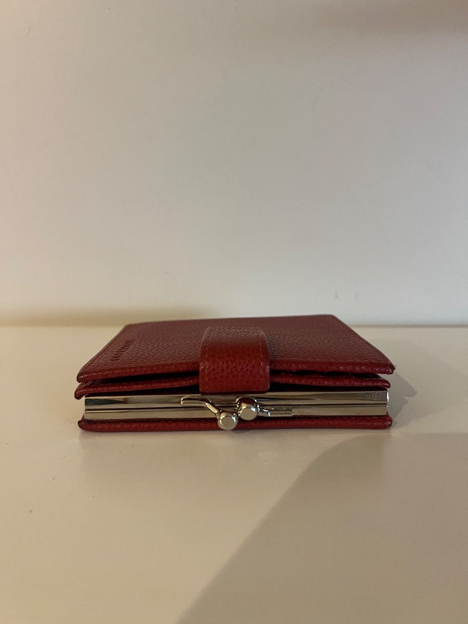 Carteira compacta de couro vermelho — foto 2