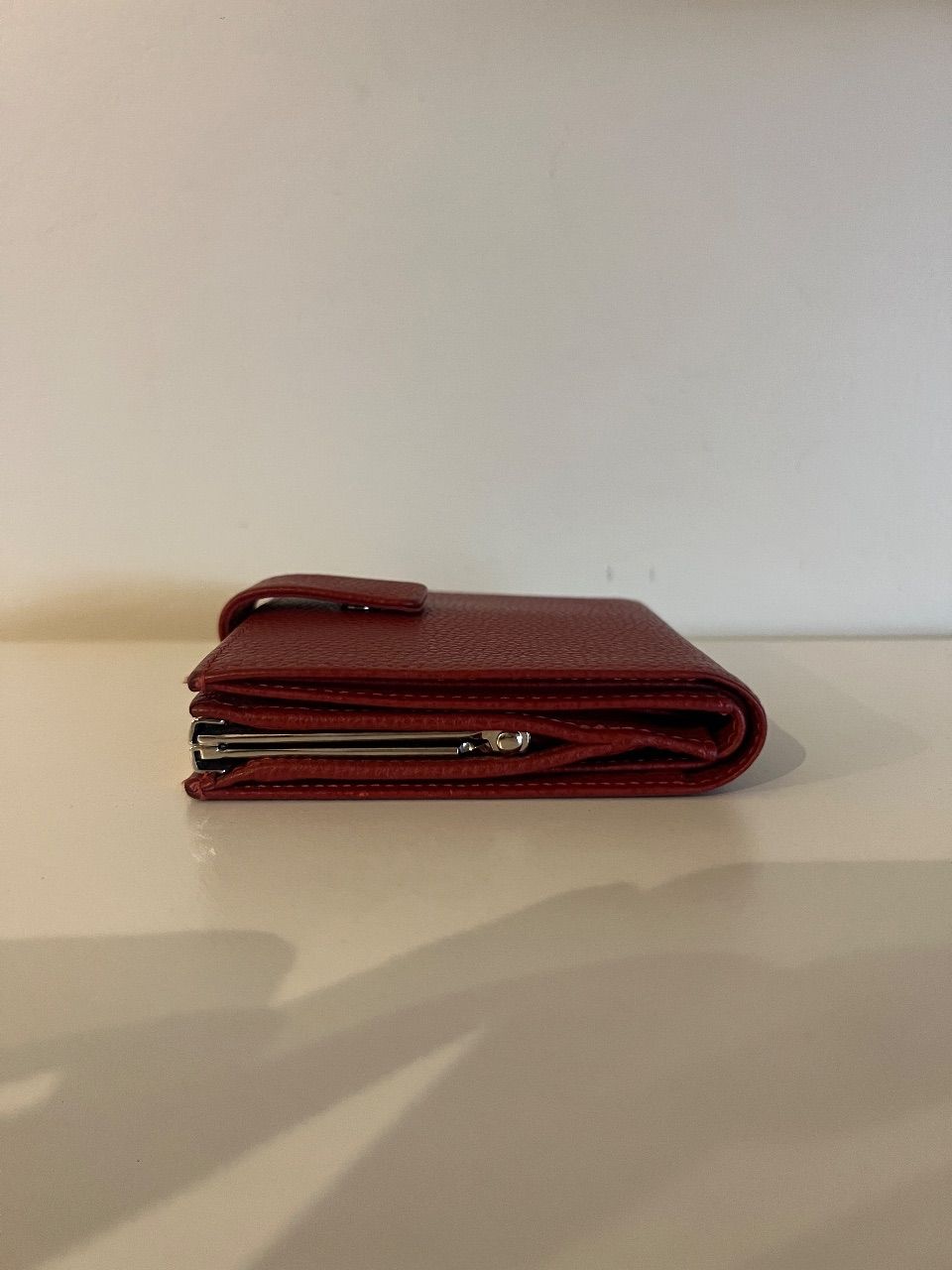 Carteira compacta de couro vermelho — foto 3