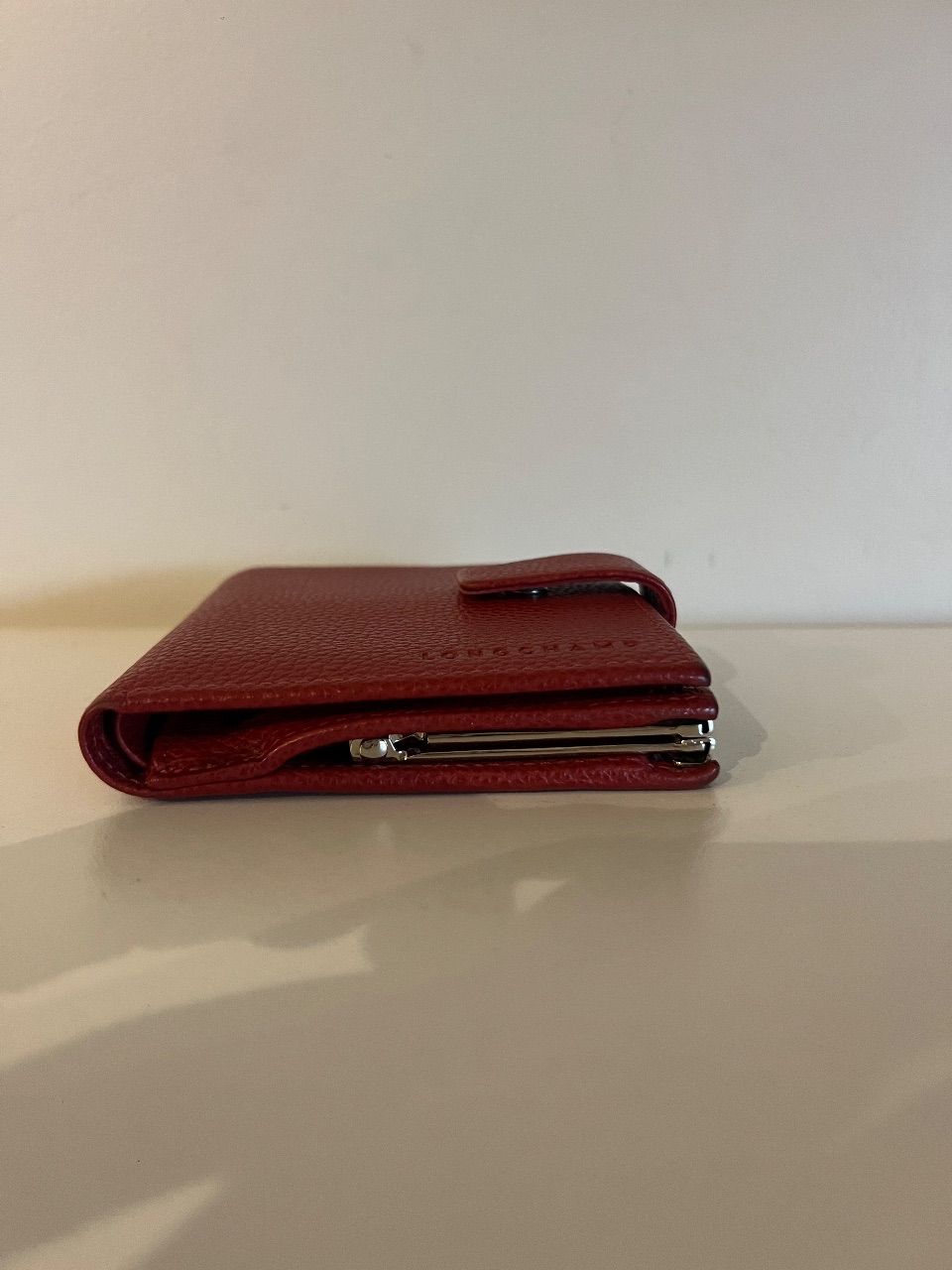 Carteira compacta de couro vermelho — foto 5