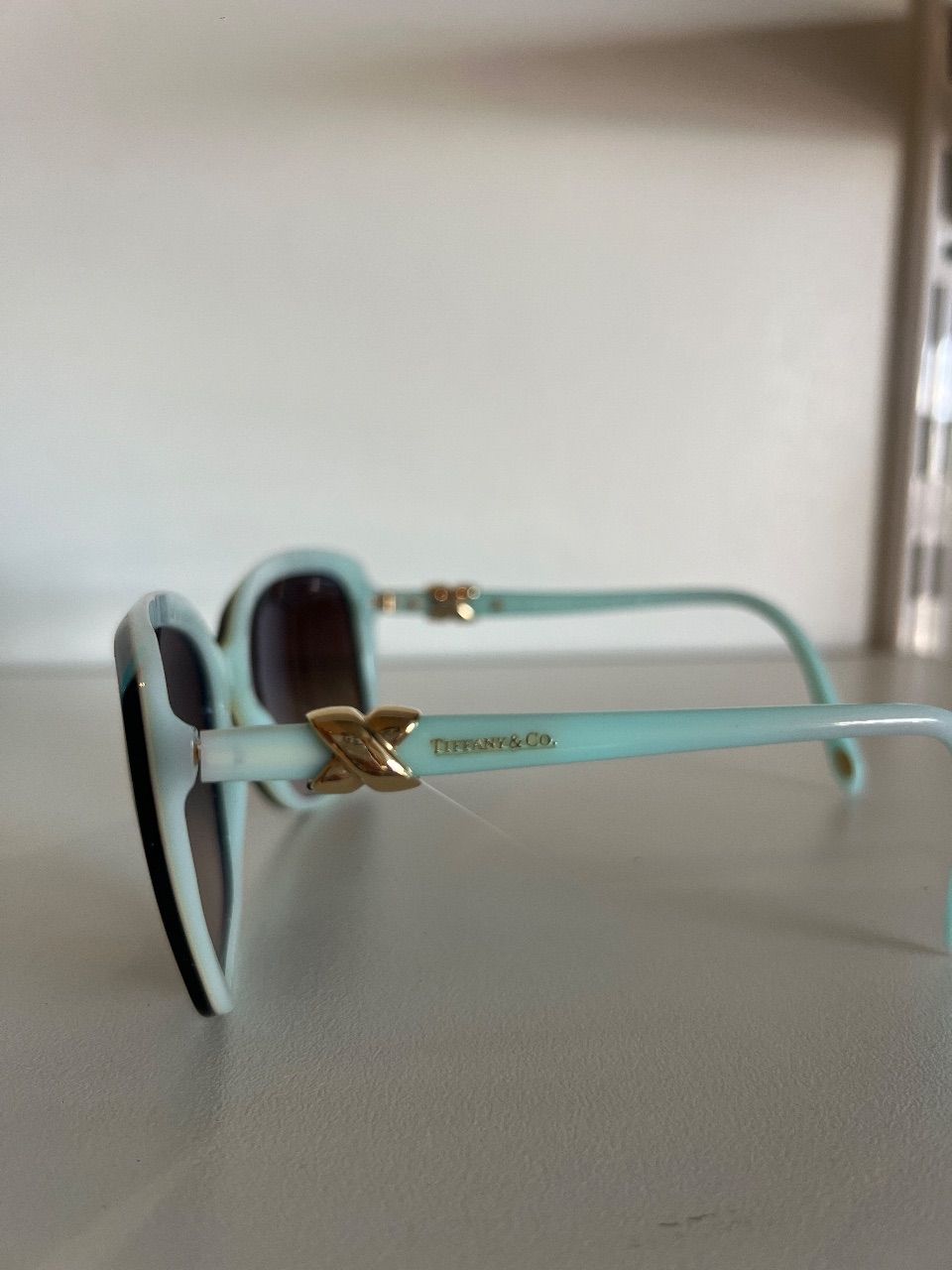 Óculos de sol acetato preto com haste azul — foto 3