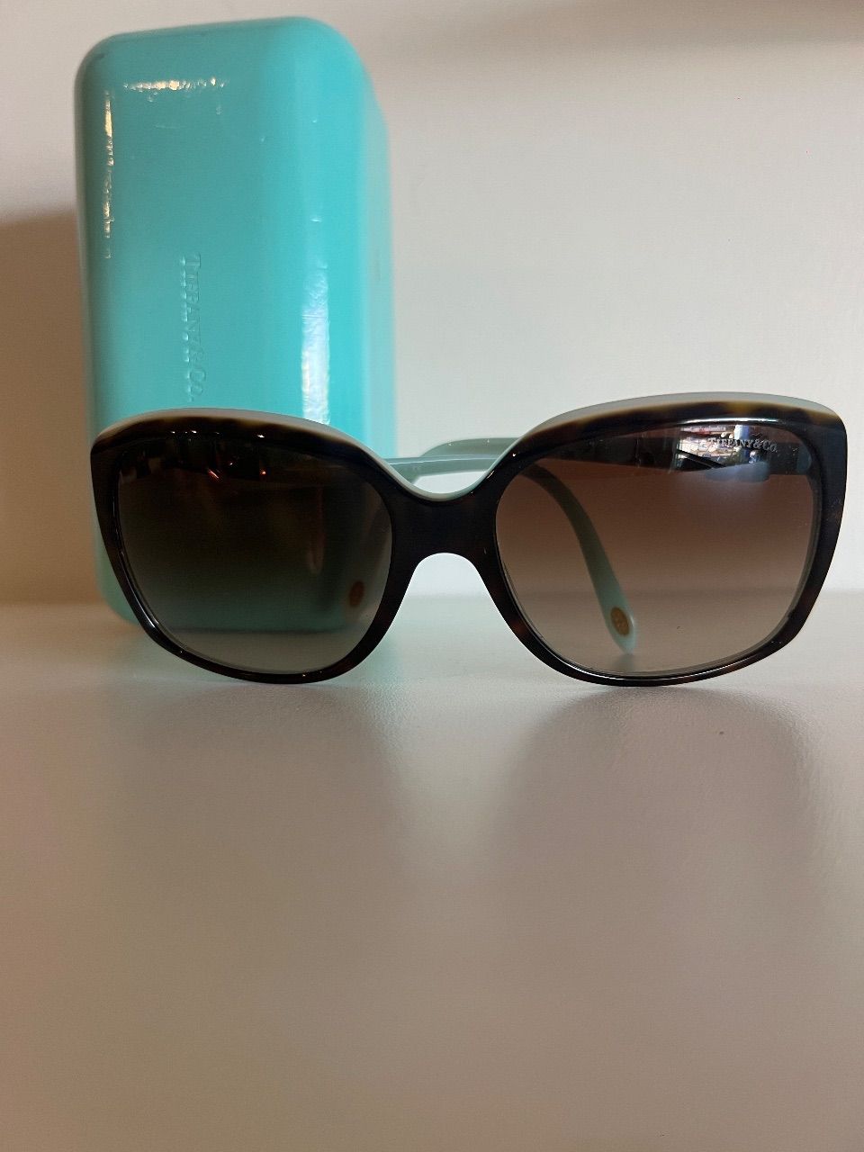Óculos de sol acetato preto com haste azul — foto 4