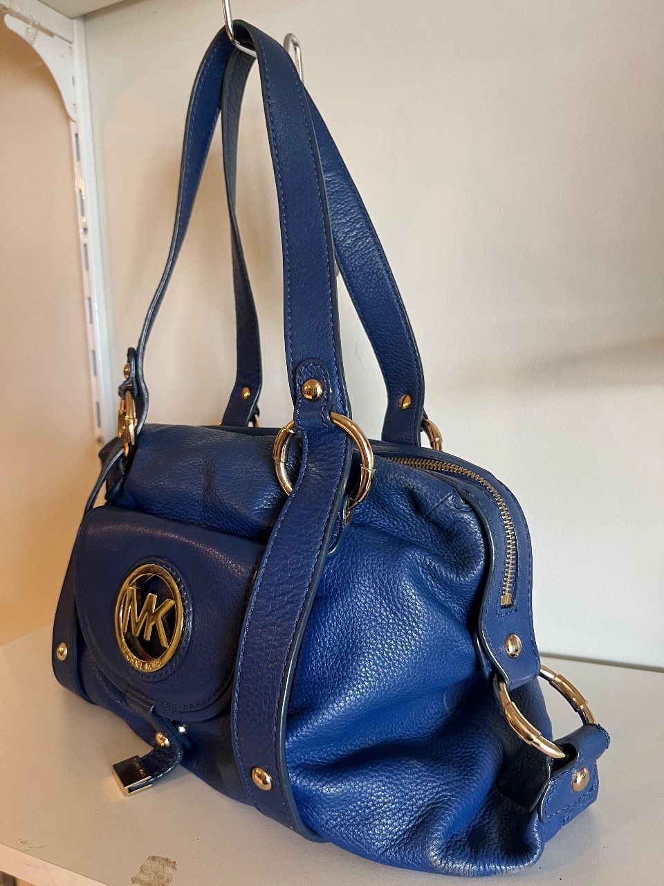 Bolsa Fulton satchel couro azul royal — foto 2