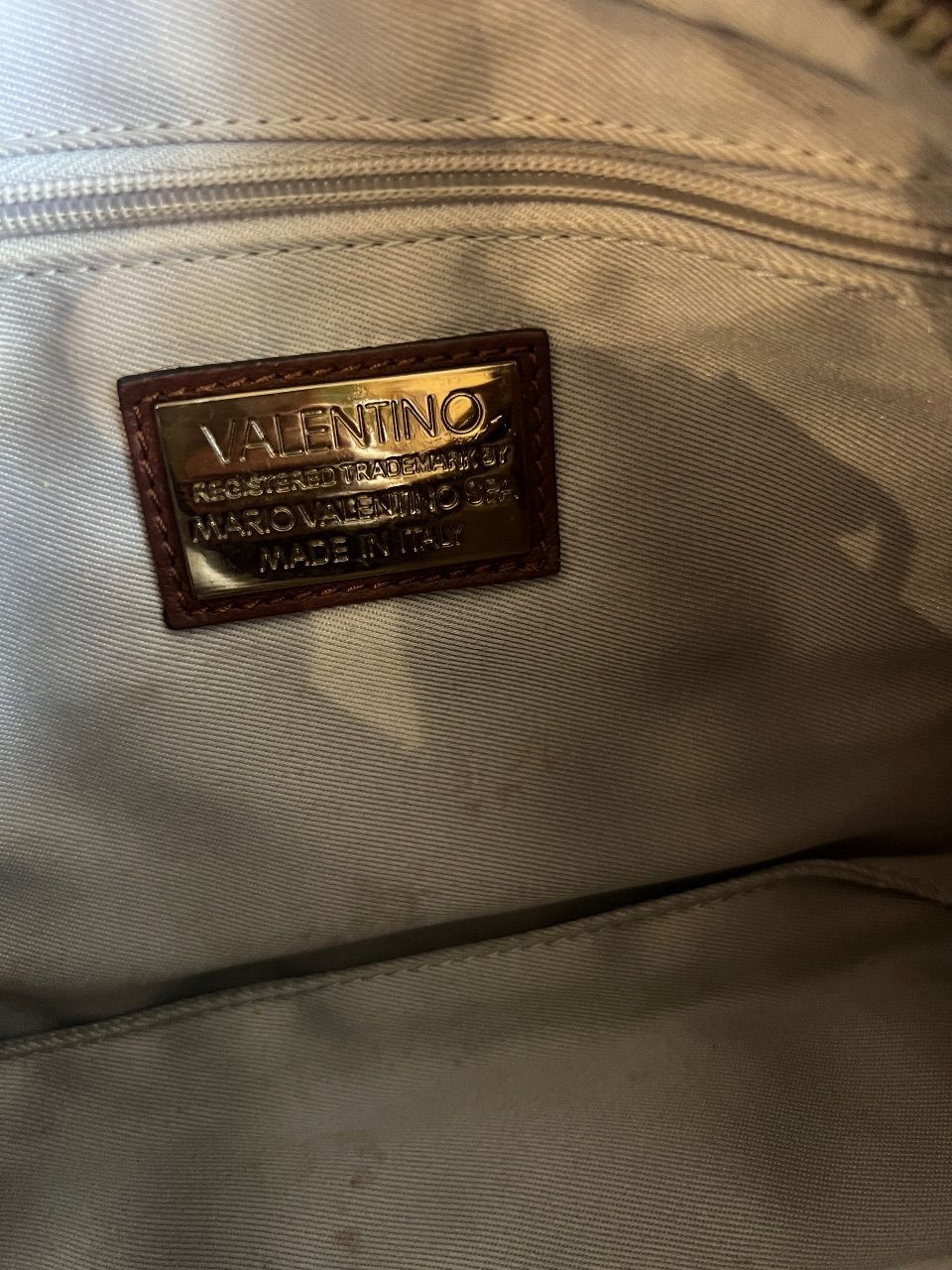 Bolsa clutch matelassê vinho com corrente — foto 10