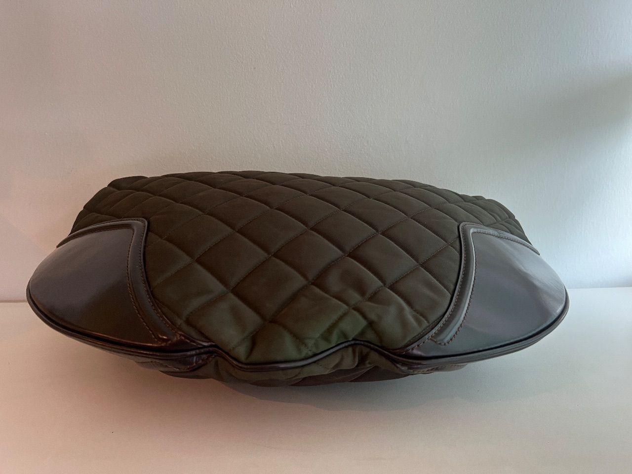 Bolsa hobo matelassê nylon verde musgo — foto 4
