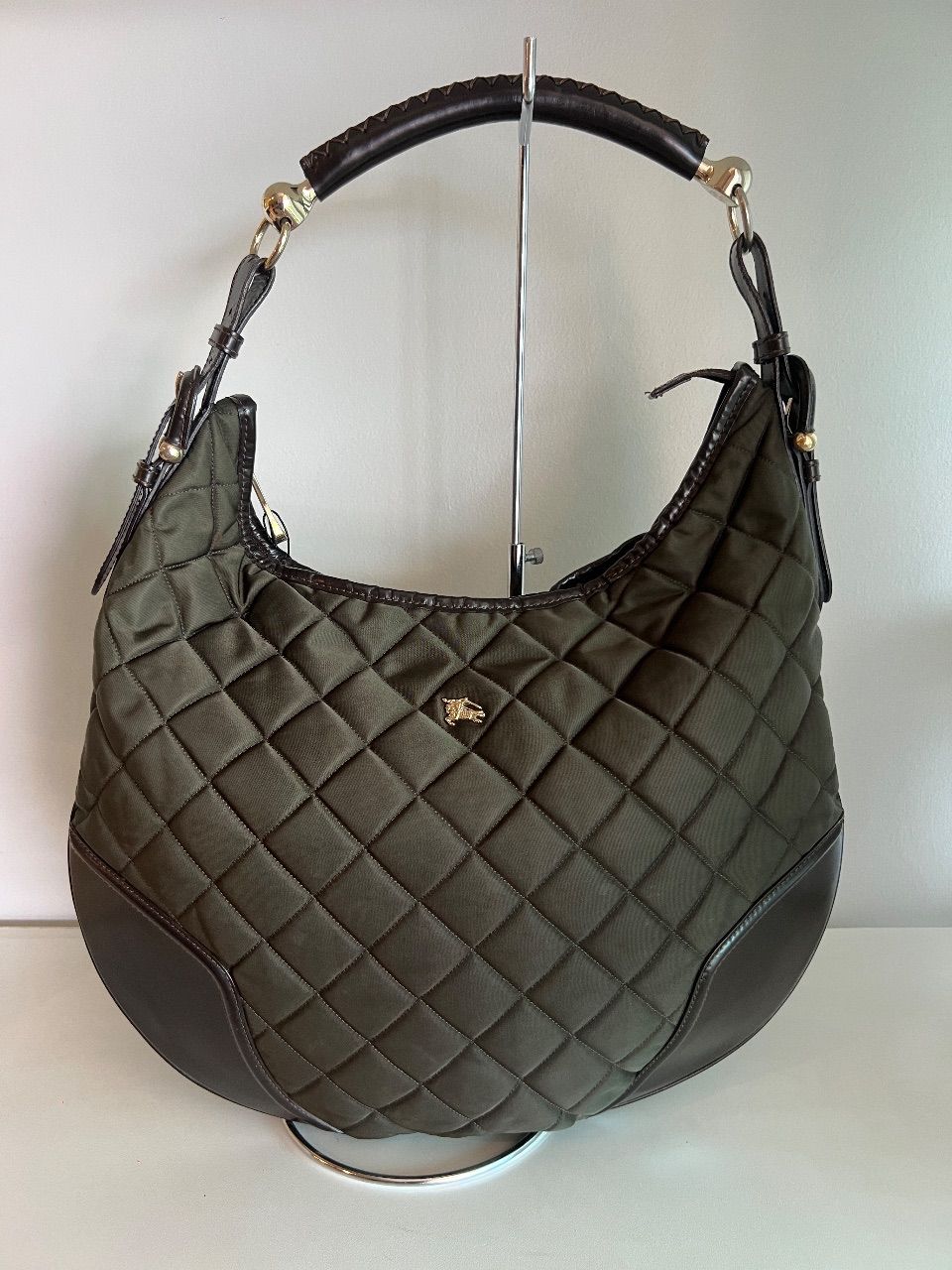 Bolsa hobo matelassê nylon verde musgo — foto 7