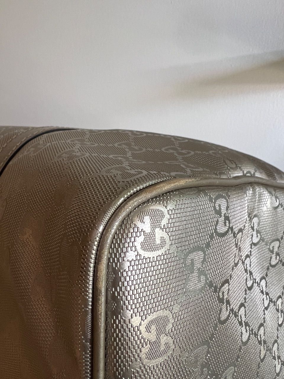 Bolsa boston GG imprimé metalizada prata — foto 7
