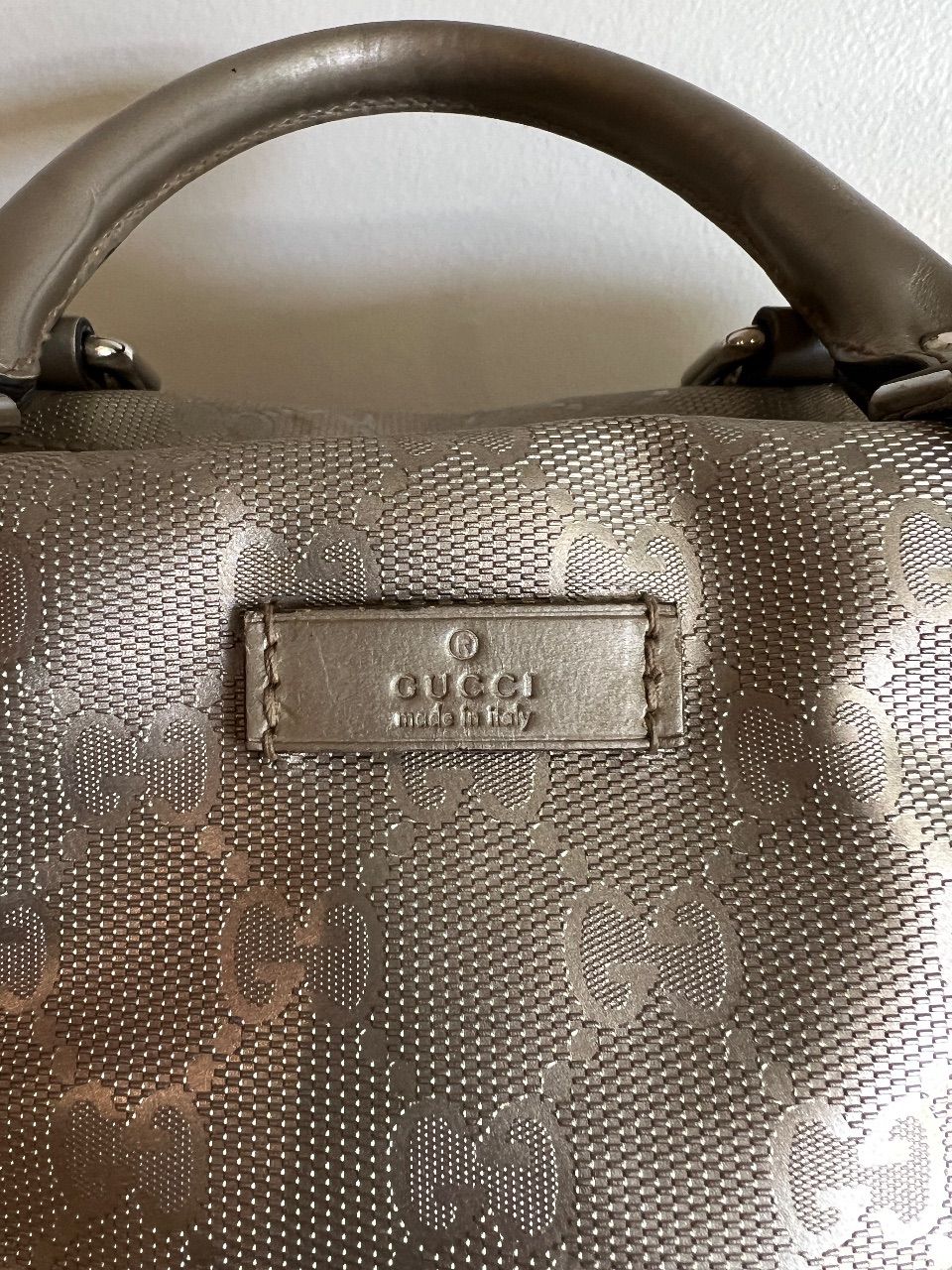 Bolsa boston GG imprimé metalizada prata — foto 8