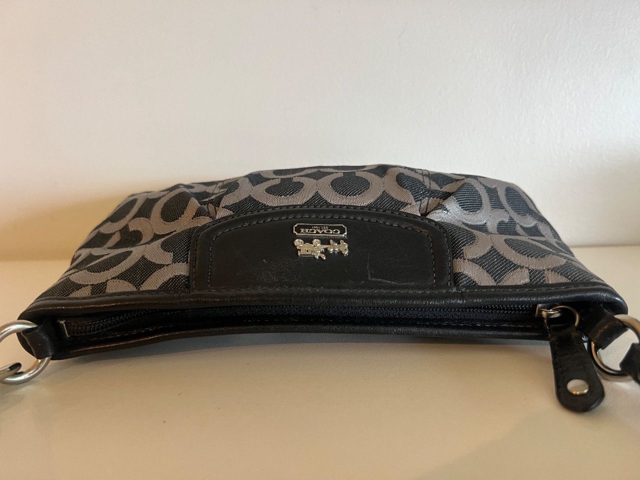 Bolsa clutch Op Art cinza e prata — foto 4