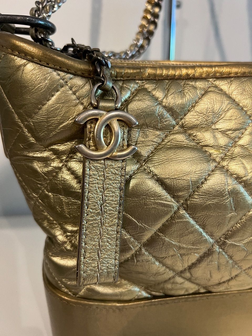 Bolsa Gabrielle dourada — foto 2