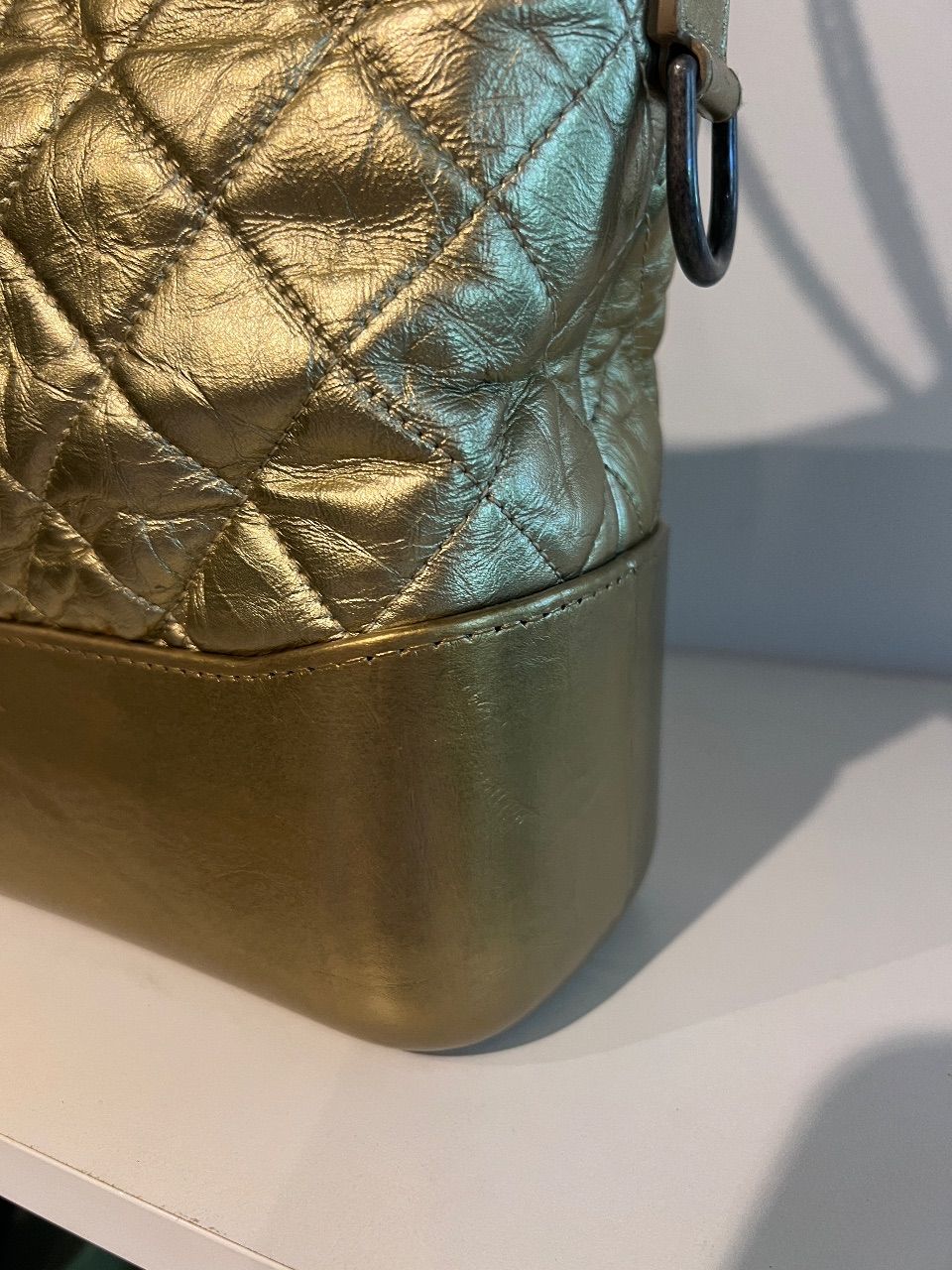 Bolsa Gabrielle dourada — foto 3