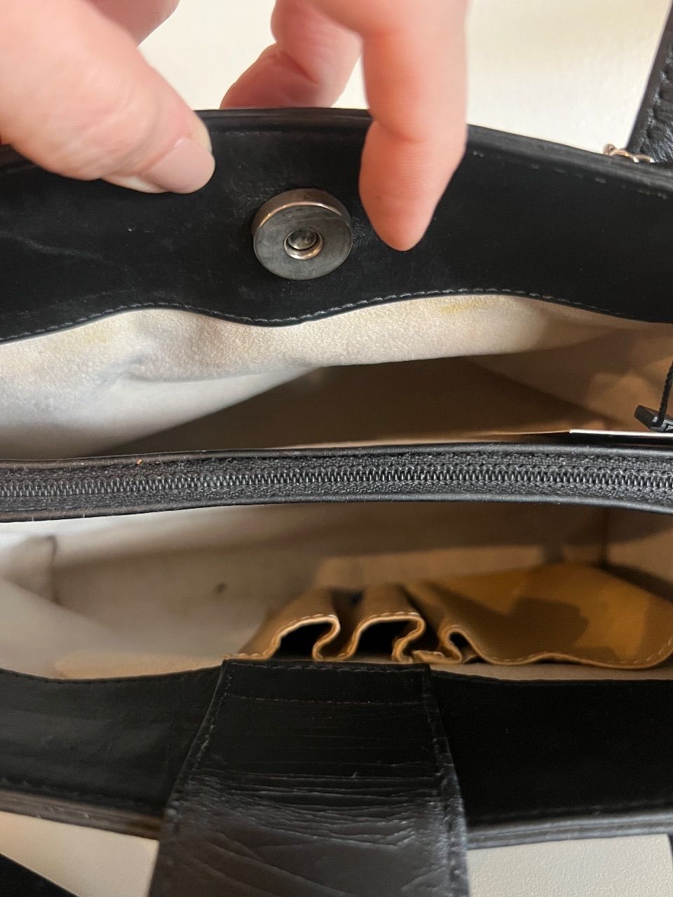 Bolsa mini tote couro preto com chaveiro prata — foto 8