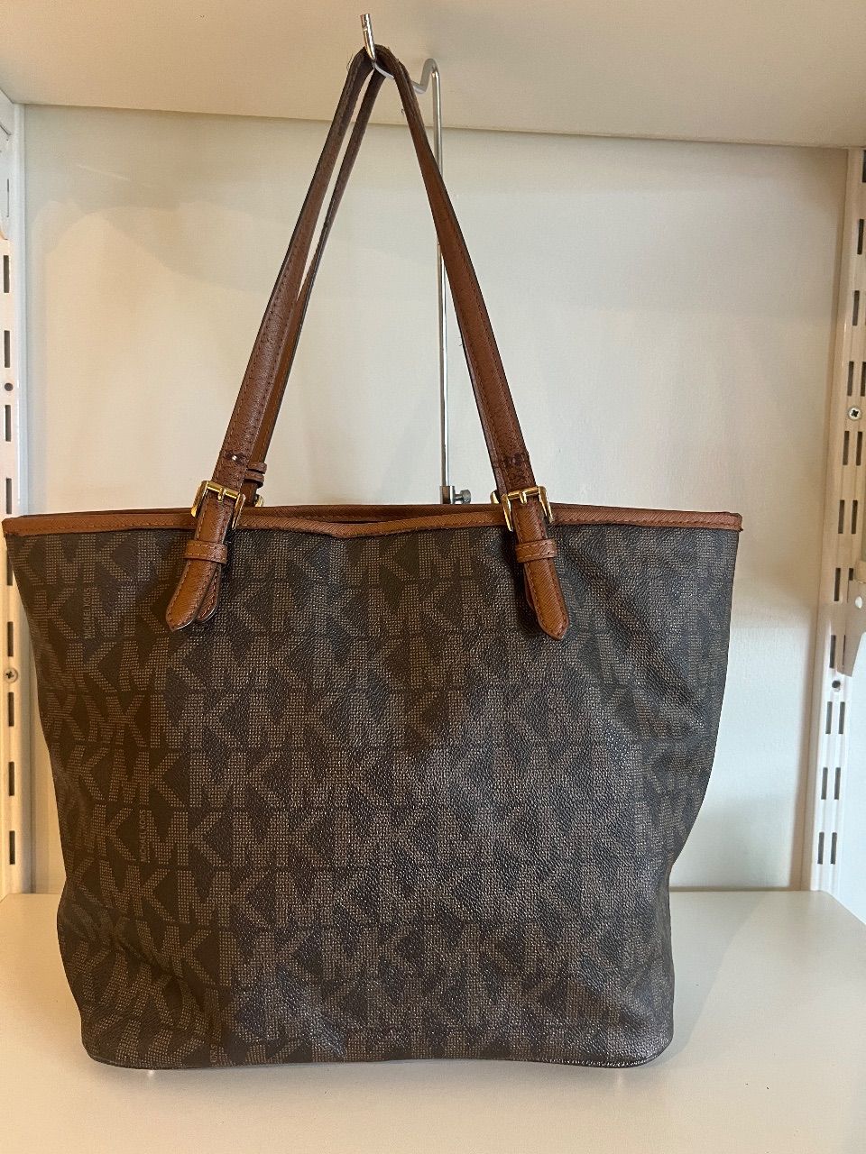 Bolsa Jet Set tote monograma marrom com alças de couro — foto 6