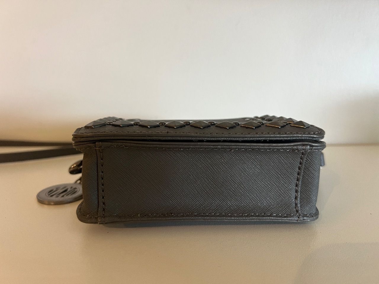 Bolsa mini tiracolo couro argila — foto 4