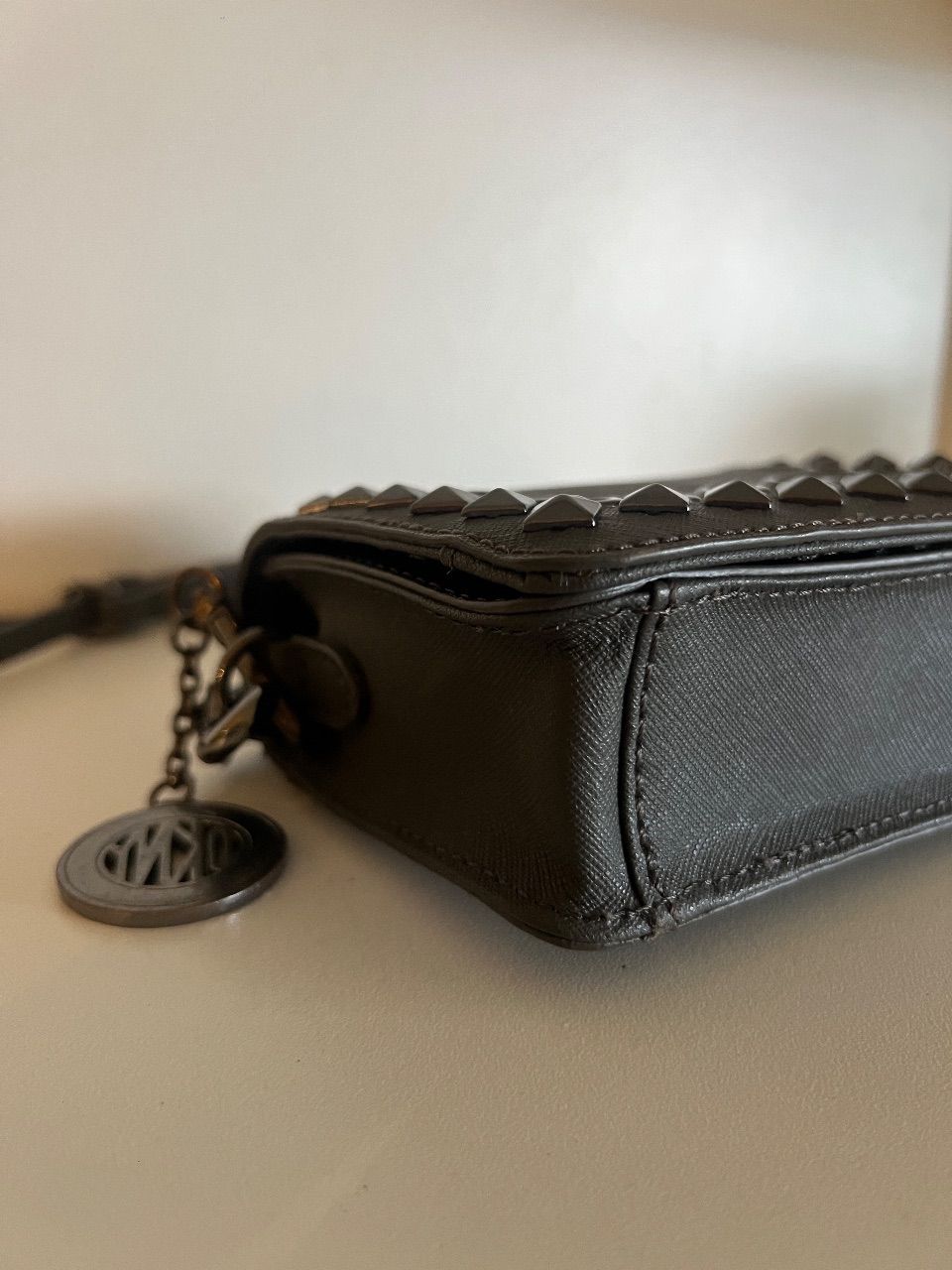 Bolsa mini tiracolo couro argila — foto 6