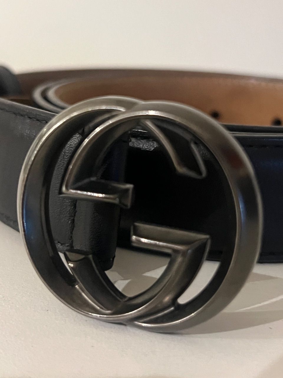 Cinto Interlocking G estreito couro preto — foto 2