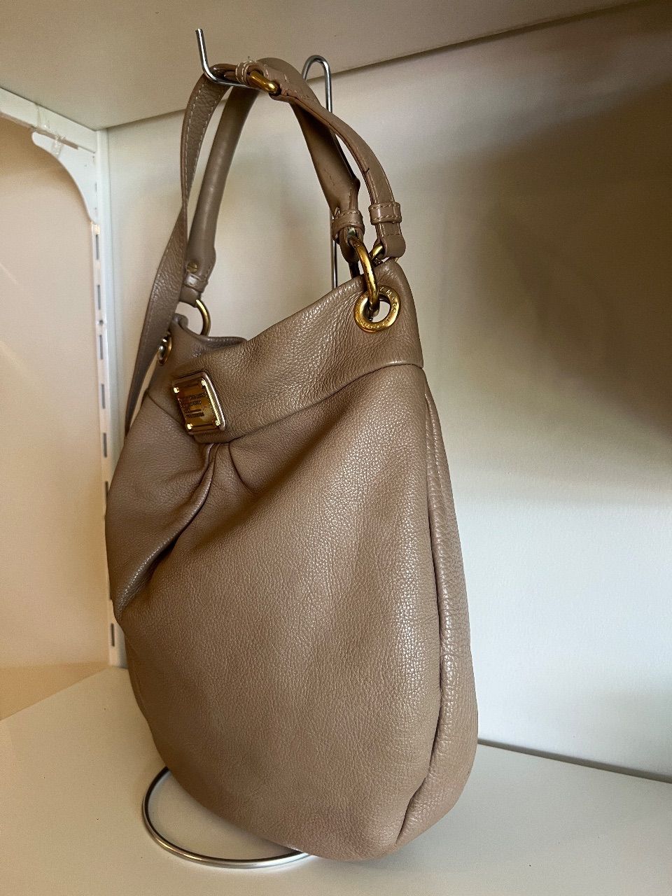 Bolsa hobo couro taupe — foto 2